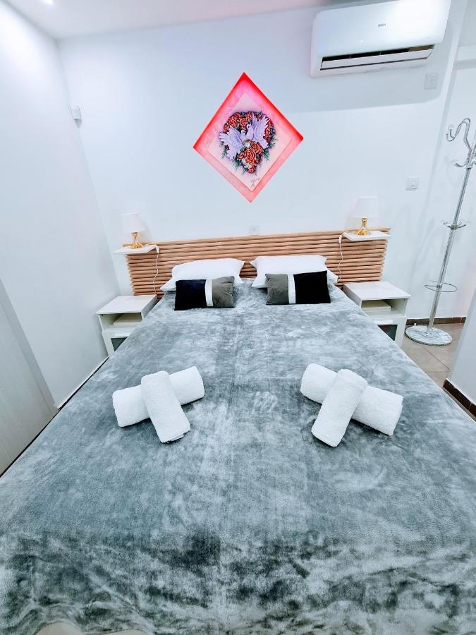 Hidden Lights Deluxe Apartment Aya Napa Dış mekan fotoğraf