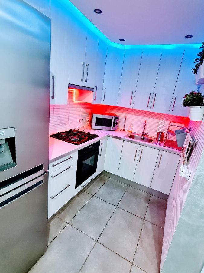 Hidden Lights Deluxe Apartment Aya Napa Dış mekan fotoğraf