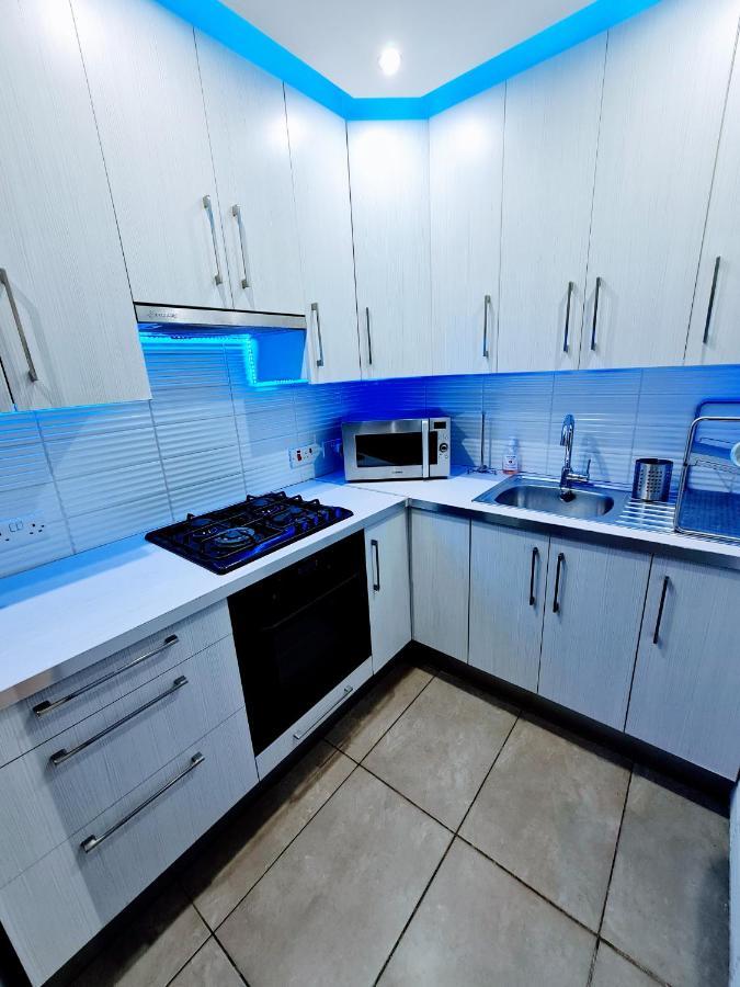 Hidden Lights Deluxe Apartment Aya Napa Dış mekan fotoğraf