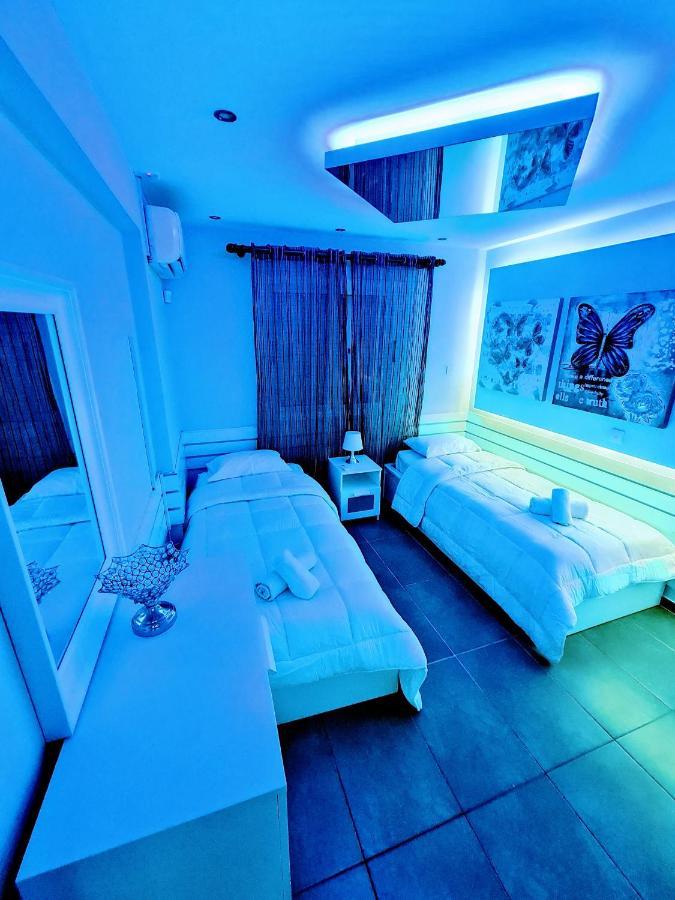 Hidden Lights Deluxe Apartment Aya Napa Dış mekan fotoğraf