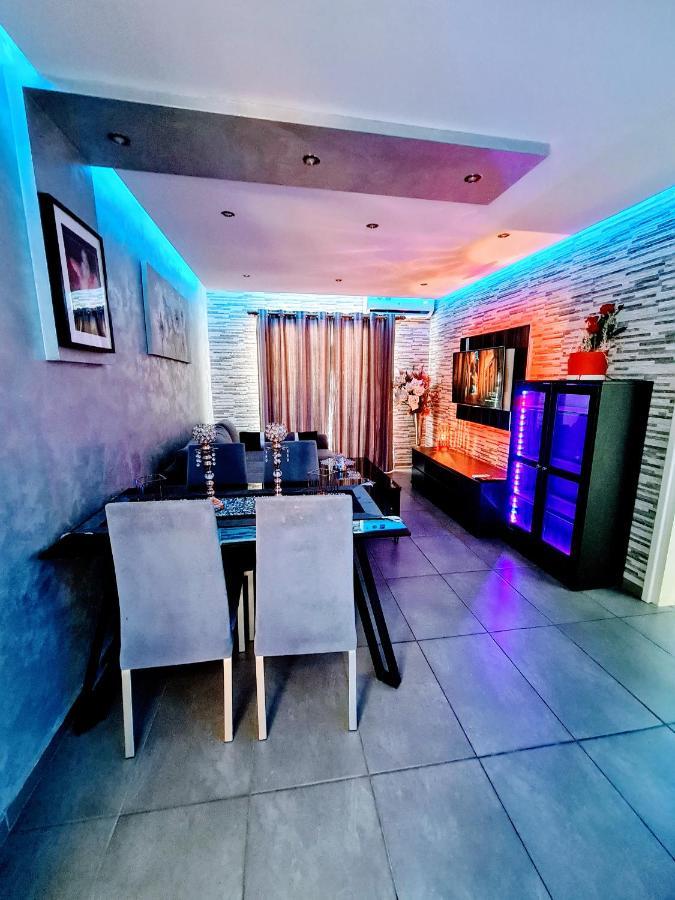 Hidden Lights Deluxe Apartment Aya Napa Dış mekan fotoğraf